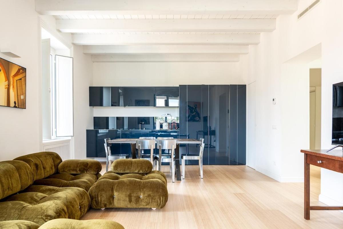 Luxurious With A Terrace Apartment *