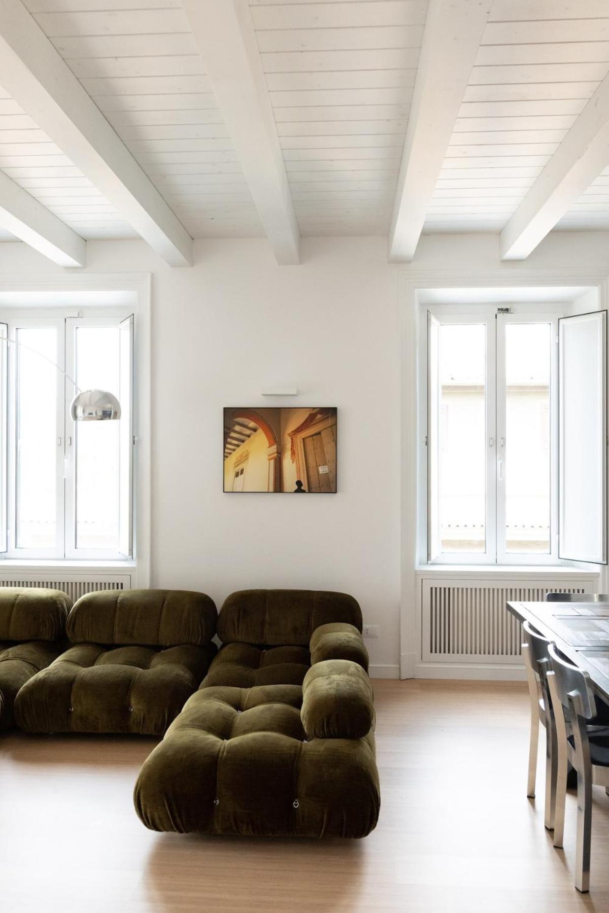 Luxurious With A Terrace Apartment *