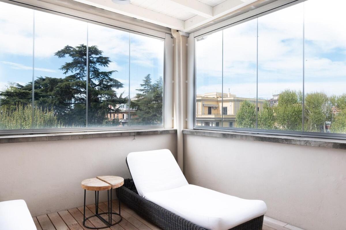 Luxurious With A Terrace Rom