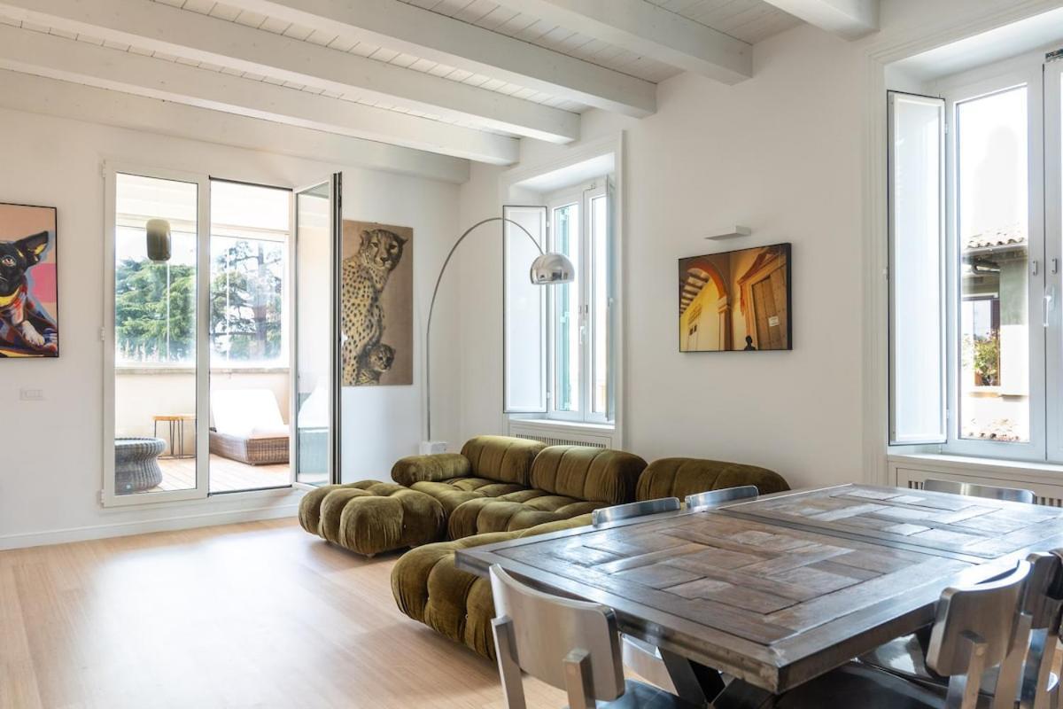 Luxurious With A Terrace * Rom