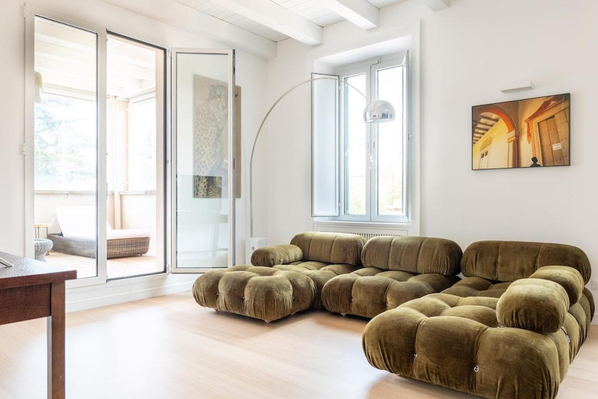 Luxurious With A Terrace Apartment *
